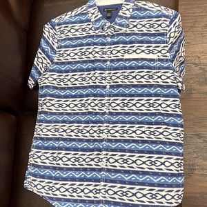 Patterned button down short sleeve shirt. Perfect for summer or outings